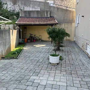 Apartman Girl, Novi Vinodolski